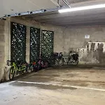 Edinburgh - Apartment With Balcony And Secure Garage Parking